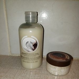 The Body Shop Coconut Bodywash & Body Scrub